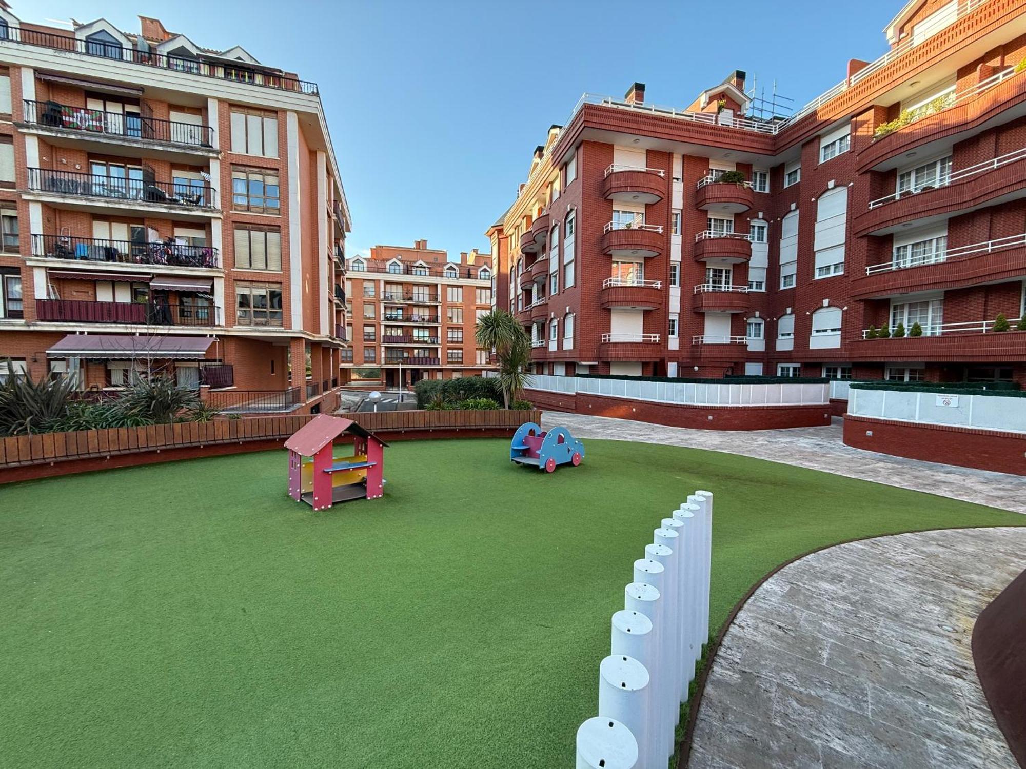 Castro Holidays - Centrico Piscina Urbanizacion Garaje Gratis Castro Urdiales Exterior foto