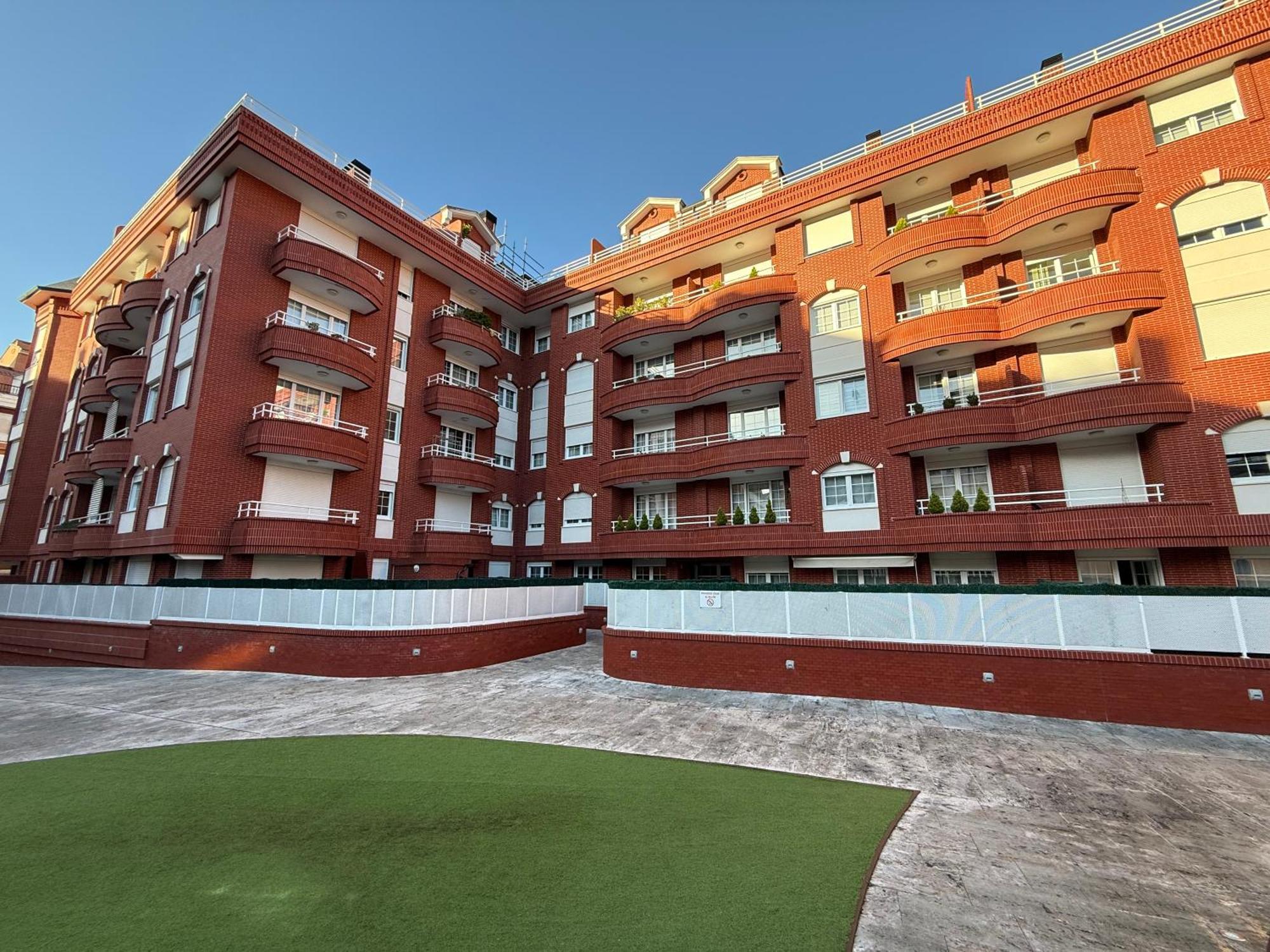 Castro Holidays - Centrico Piscina Urbanizacion Garaje Gratis Castro Urdiales Exterior foto